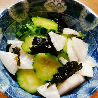 大根と胡瓜と味付け海苔の梅酢和え